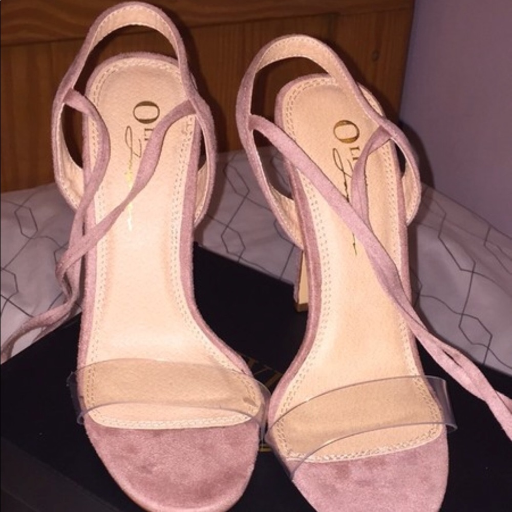 Heels - Picture 2 of 4